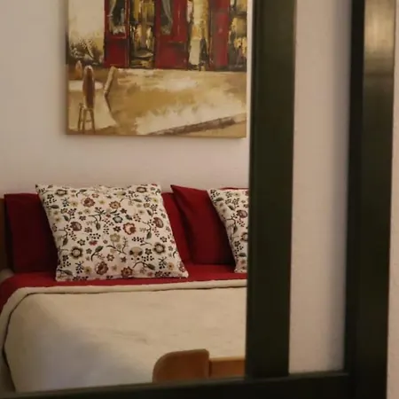 Einstein Apartment *